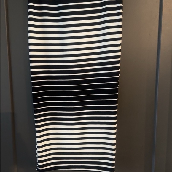 Bundle of 3 Skirts, Short to Midi Length All Size Large - Picture 4 of 4